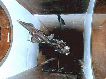 \includegraphics[width=4.9cm,height=3cm]{aeroimages/image1-28.jpg}