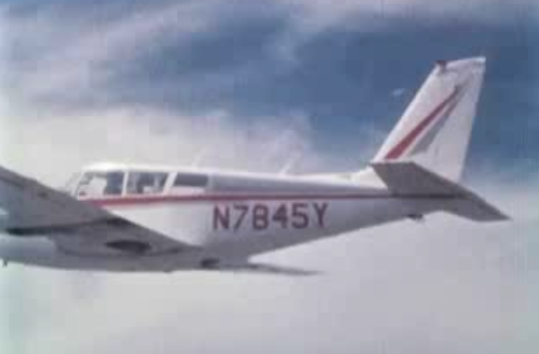 \includegraphics[width=3cm]{aeroimages/avion.png}